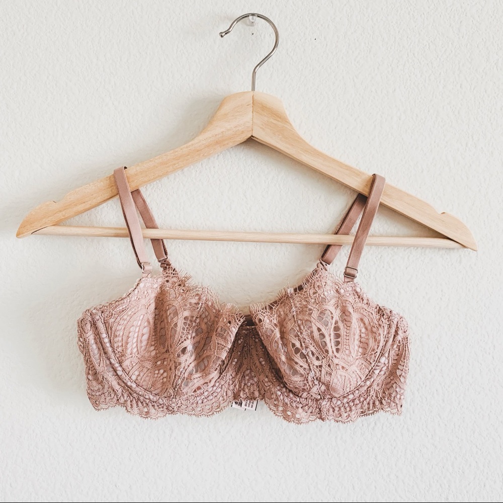 Victoria’s Secret 34B Unlined push up bra